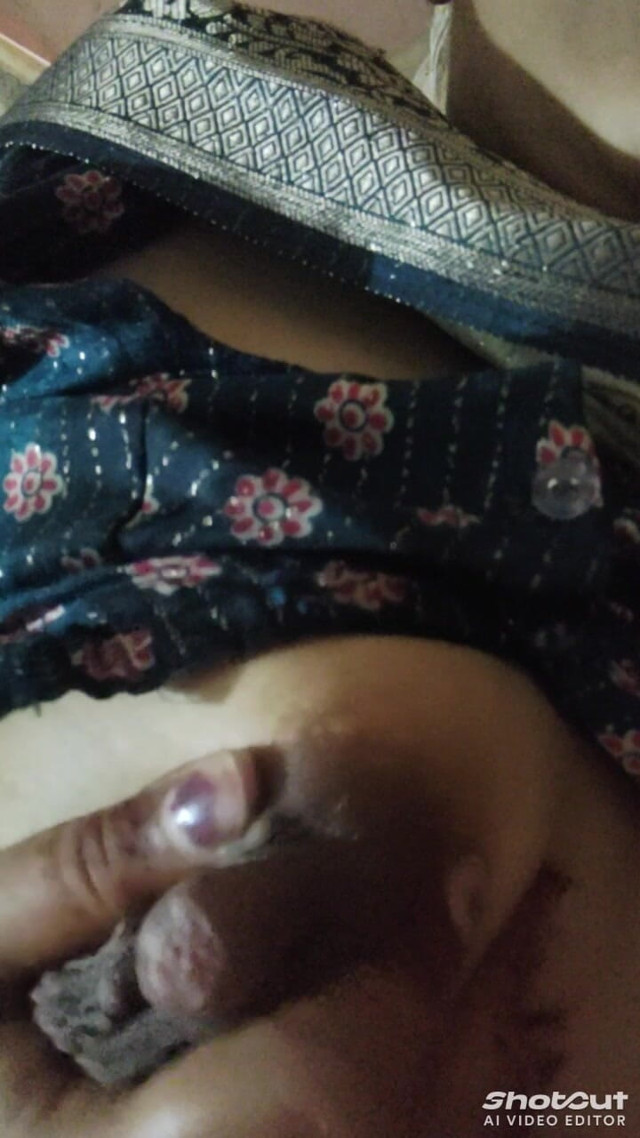 Desi Bhabhi Ke Desi Chuchi (Your Hot Daisy XXX)