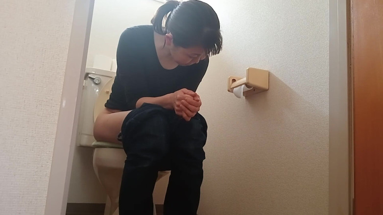 Mayumi Kanzaki: Video o domácí toaletě vdané ženy