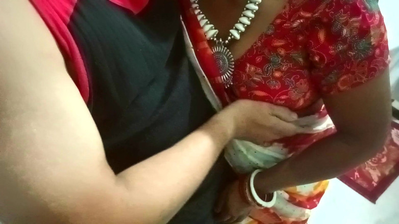 Popmini: Индийский офисный друг Sunidhi делает минет и горячий секс бойфренда внутри тугой киски