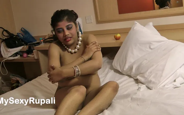Desi Papa: Horny Indian Girl with Big Ass Masturbation
