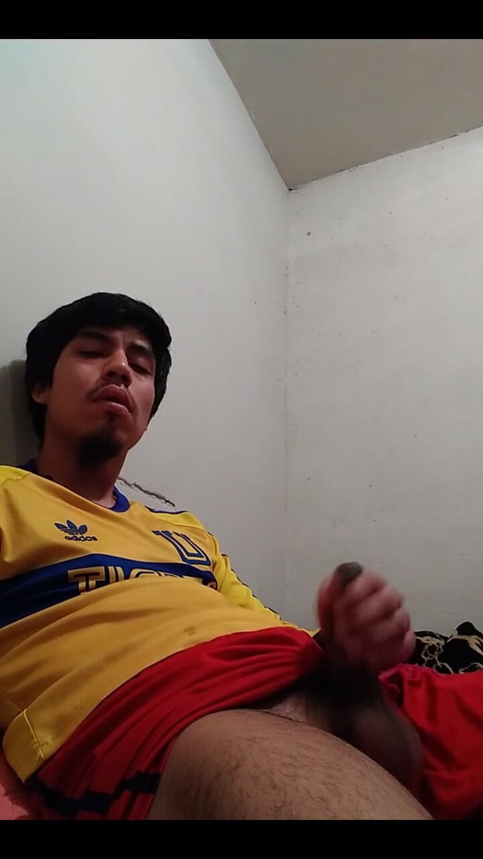 AlexAlejandro13: Come Escape to See This Nice Thick Penis