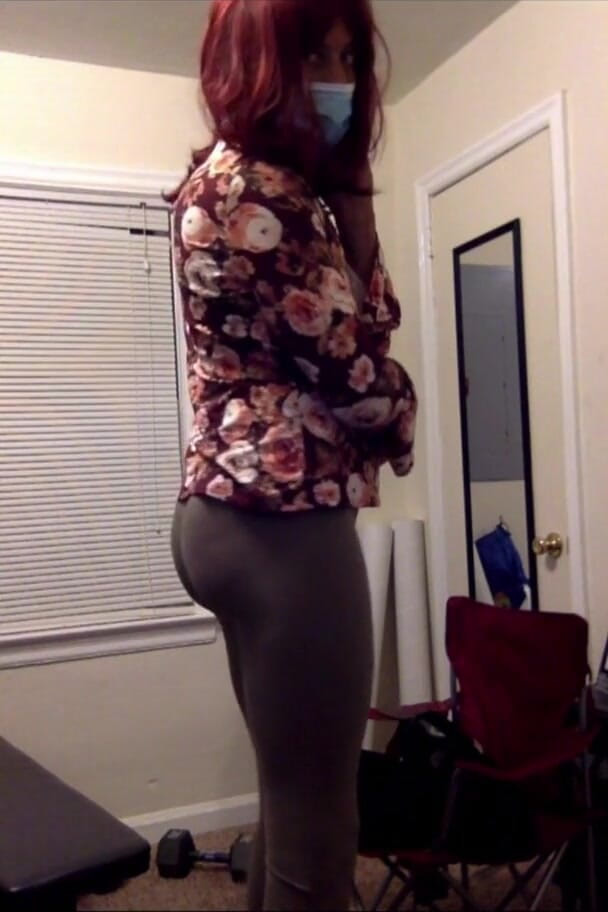 SweetcakesTee: SweetCakes at home in gray spandex