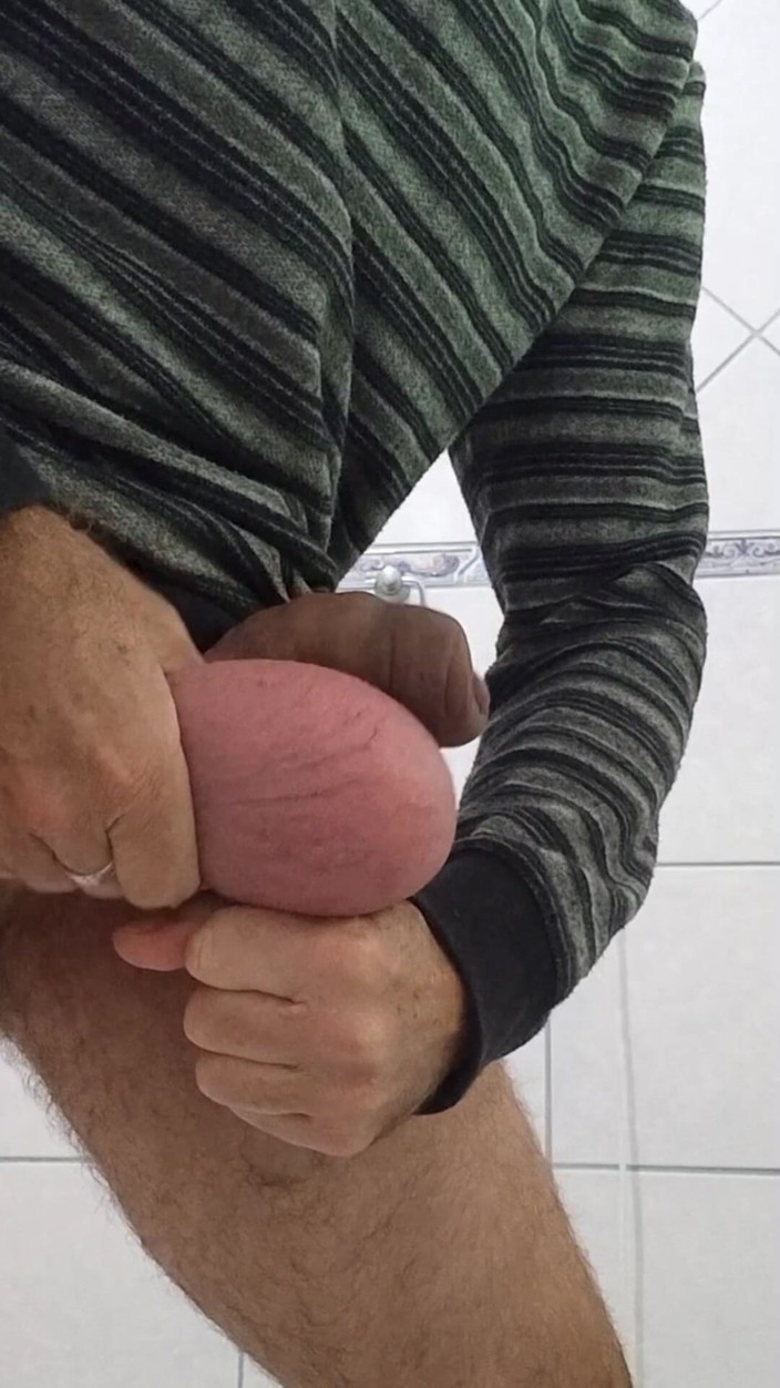 Lion big balls: Bersantai