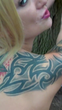 Come For Kitty (40) - Gangbang de milf delgada en el bosque
