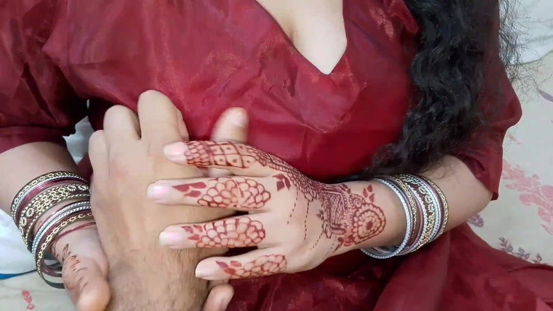 QueenbeautyQB: Hintli baldız doğum gününde seks yapmayı kabul ediyor - Hintçe ses