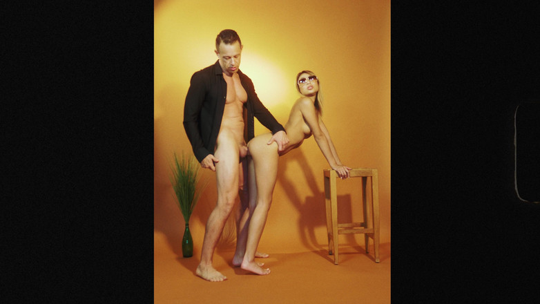 Sensual productions: Minyon Asyalı küçük amcığını büyük yarakla dolduruyor