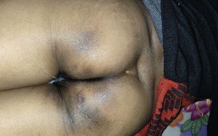xshika: Indisk fru smutsig Xshika har perfekt röv att knulla