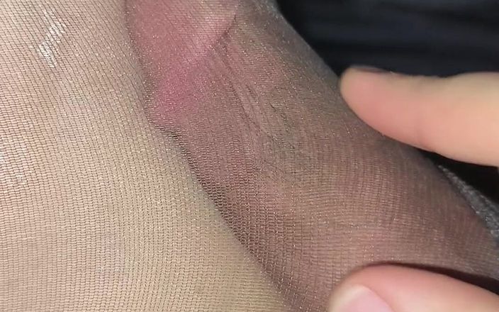 PantyhoseJuicyCummer: Škádlení mého velkého ptáka v něčích šedých lesklých punčochách
