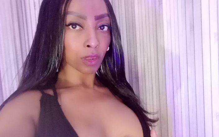 BriannaChelsea: Tante seksi yang pengen ngentot sama kamu