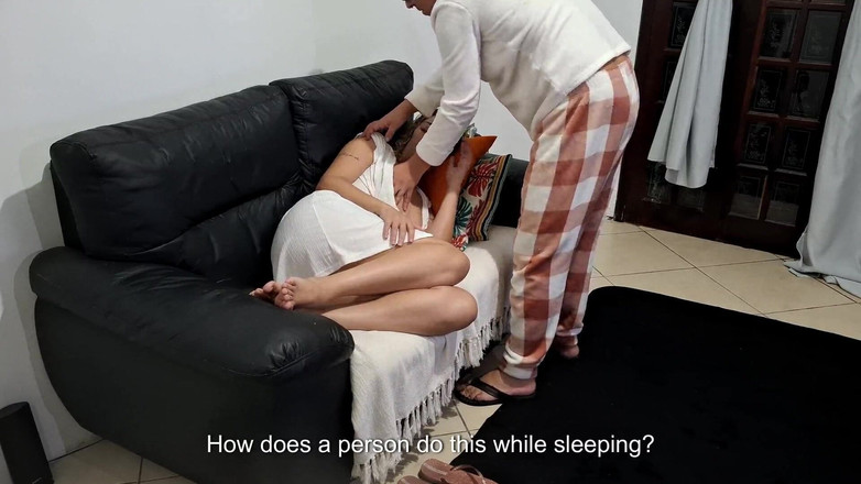 Gabi SweetCouplesStories: Anh trai kế không tỉnh táo để quan hệ tình dục.