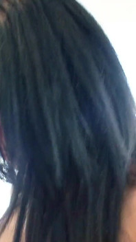 Üvey baba duş aldıktan sonra sevimli küçük üvey kızını sikiyor