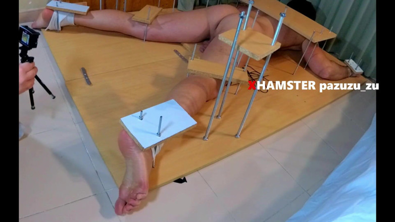 Pazuzu_zu: Femdom kaki menggelitik + kongkek dubur + handjob dengan orgasme yang terganggu