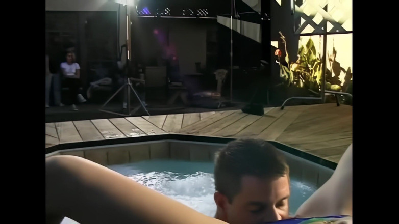 Pornobello: Hoa tháng Tư: Tôi thích được đụ trong xoáy nước
