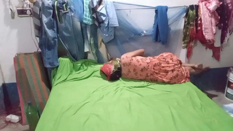 Bengaliauntykichut: Desi Hot Ass Sexy Village Women Romance