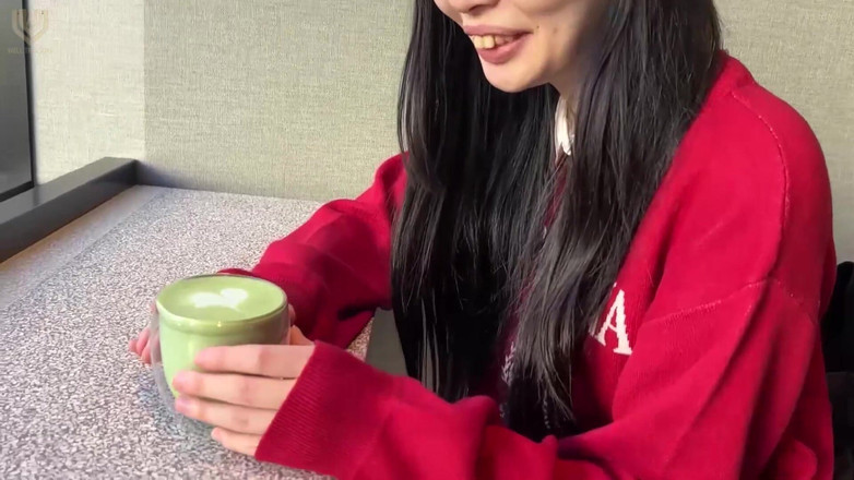 Japonica study book: Una ragazza con poca esperienza che è completamente sollevata. Versando liquido...