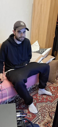 Bir Gün, Nike Çorapları Ve Eşyalarla Oyun Derleme