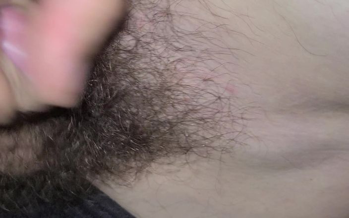 kobra kobreti: Je branle ma bite et je jouis sur mon propre...