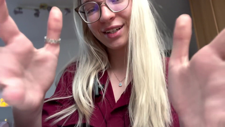Goddess_Bella_Rae: La ragazza cattiva ti punisce con del solletico asmr