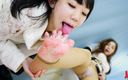 Japan Fetish Fusion: Liếm và nếm chân ướt gợi cảm trên quần tất! Meru...