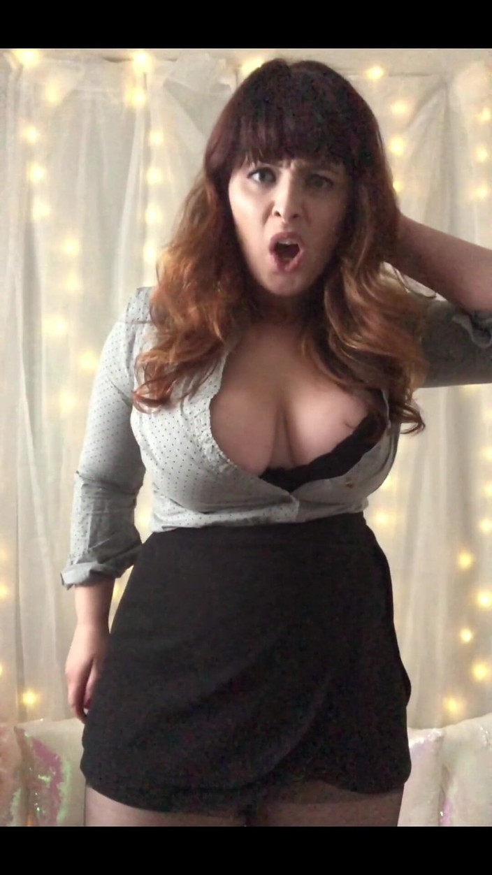 Bea York: Masturbasi pakai dildo seru