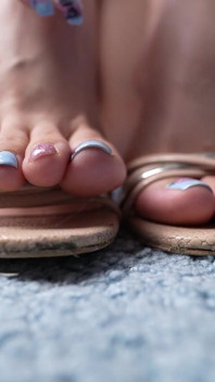 Giantess Feet Are in Tiny City! Will the Tiny Disappear?