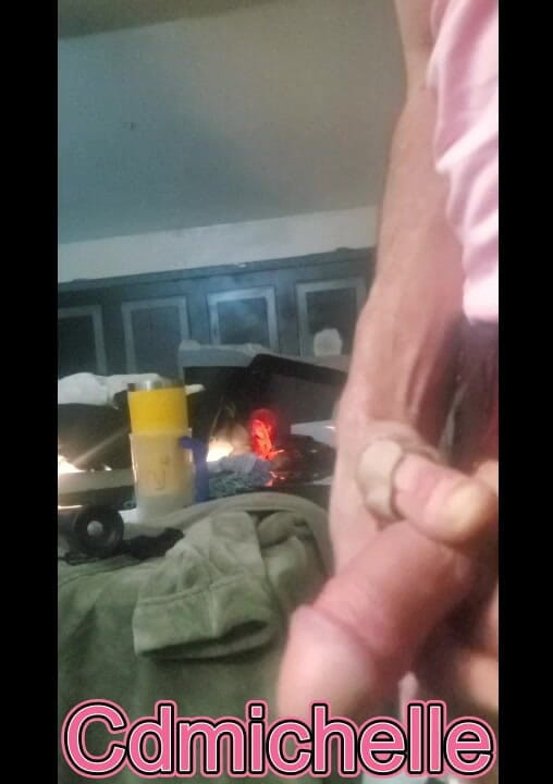 Crossdressers Cd Michelle wearing sexy lingerie: 섹시한 가터 팬티를 입은 Cdmichelle