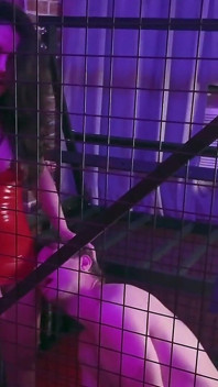 Trans-herrin bulliert und gibt typ creampie