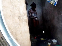 Pornsexlive: Fată spionată la duș de iubitul ei