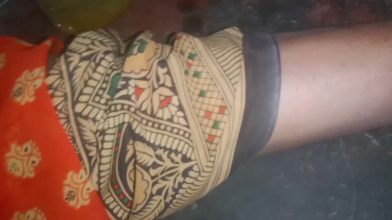 Desi Sathiya: Sexy sari-tante möpse