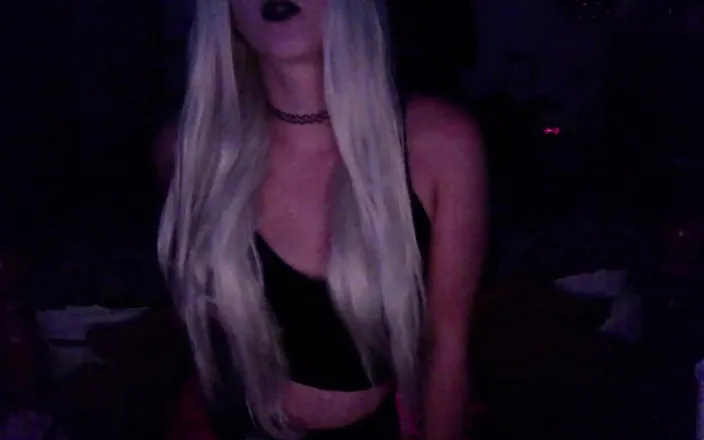 Alli Anderson: Dancing in the Dark