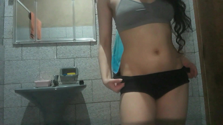 Little Ant2: 你想在浴室里操我？