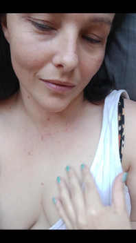 Jen jsem myslela, že bys ráda rychle nahlédli na moje prsa