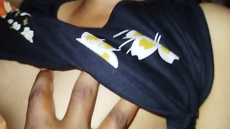 Deshi women: Bir köylü kızı olan Tasnim'in götünü sikme videosu.