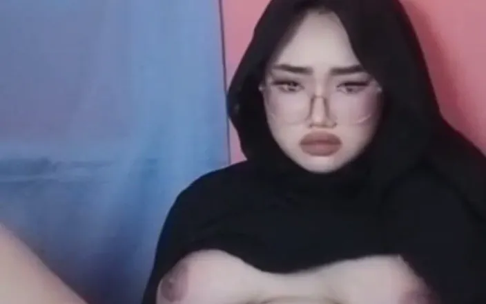 Jilbab69: ムラムラした、ガールフレンドと久しぶりに見る
