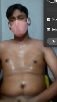 Marrom cara espanca sua bunda enorme