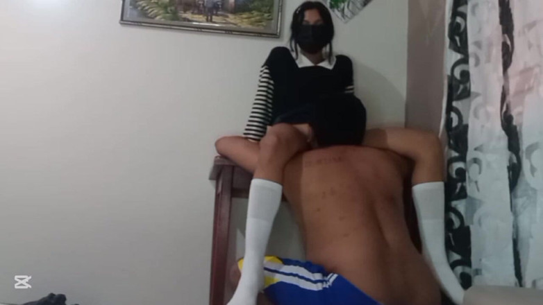Skinnydanie21: Jilat memek murid polos ini