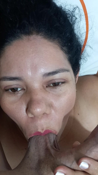 Valkyrie and Luigy Couple: Mamada Acostada Con Rica Leche