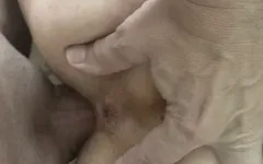 首先他操了我的菊花，然后把他的鸡巴插进我的阴户