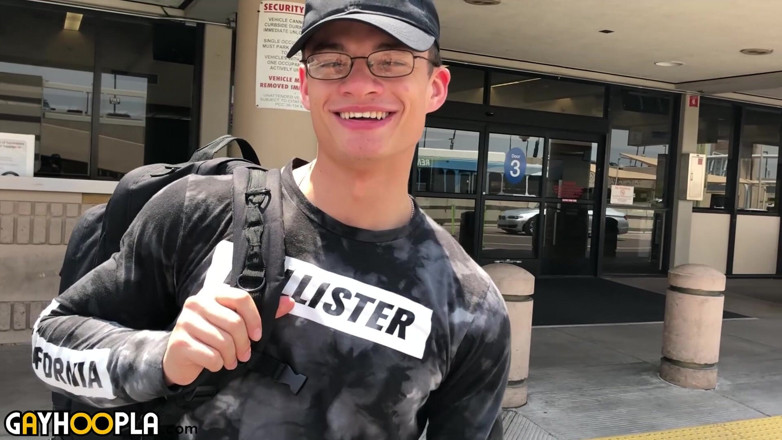 Gay Hoopla: Rico Vega tem seu primeiro cara na experiência de cara