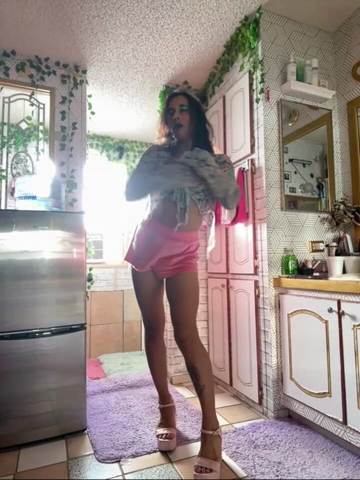 TSJade95: Chiama Mehhh lol danza