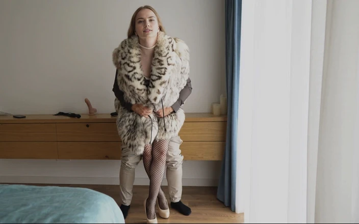 Ruda Cat: Horny MILF in a Luxury Snow Leopard Fur Coat Fucked...