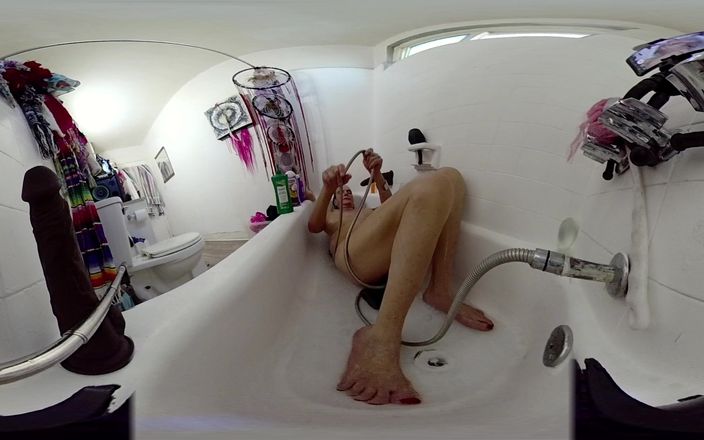 Lizzy Yum: Lizzy yum VR maggio 2025 masturbazione dilatando il bagno amatoriale al...