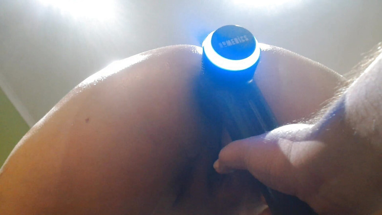 Bellaboo: zlobivá manželka bere hračky do zadku