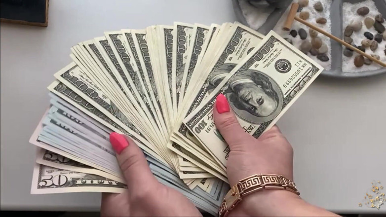 Goddess Misha Goldy: ASMR rustling of dollar bills in my beautiful manicured hands &amp;...
