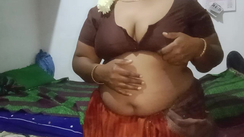 Santhi89: Tamil giovane zia sesso ex fidanzato grandi tette grandi capezzoli...