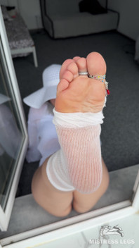 My Delicate Toes and Soles Are so Tempting and Teasing You When I Raise My Legs up to Your Face