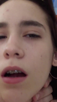 18 let, malý andílek a začátečník v pornu. Loreto Smith objevuje neřest v Pepepornu