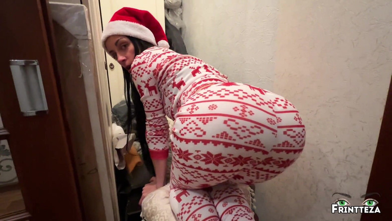 Frintteza: Natal sozinho com a madrasta parte 1. Procure por decorações para...