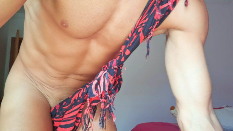Hotsportfitboy: Lite sprut vid fönstret. Min kuk älskar att komma.