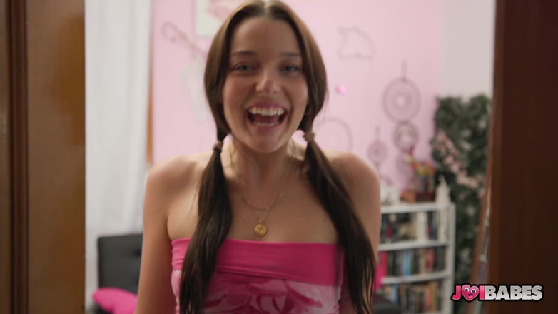 JOI Babes: Kloe Love의 JOI 장면: 더 열심히 딸치기를 주문하면서 놀리고, 스트립하고, 자지를 쓰다듬고, 사정합니다.